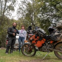 IMG_6546 23/11/2019 - Odd, motard norvégien, ne connaissait pas Hegde Petersen, un compatriote à lui qui a fait le tour du monde en moto en dix ans. Goodbye to Odd a...